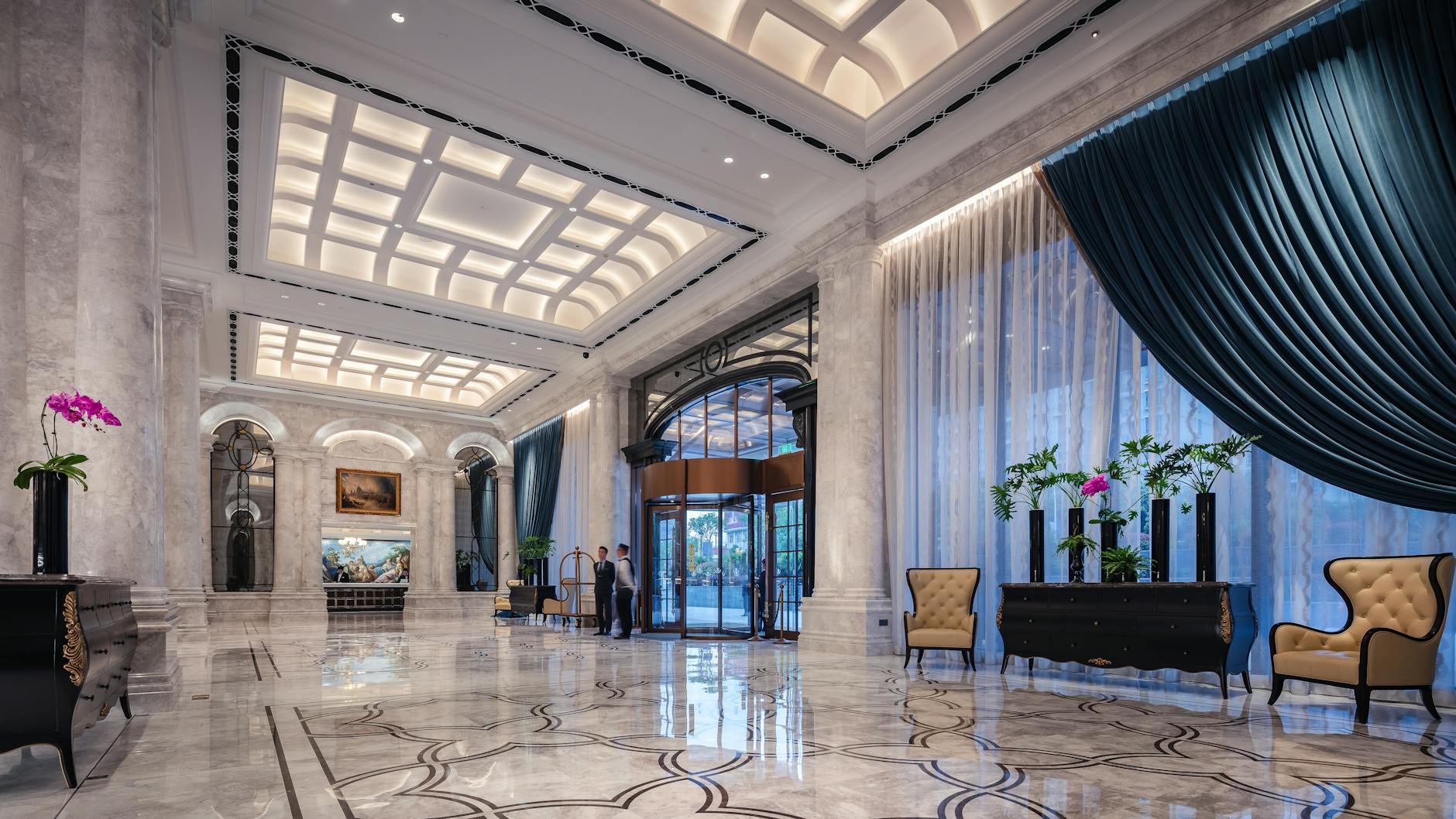 Best hotels in Sydney CBD - luxury hotel lobby interior