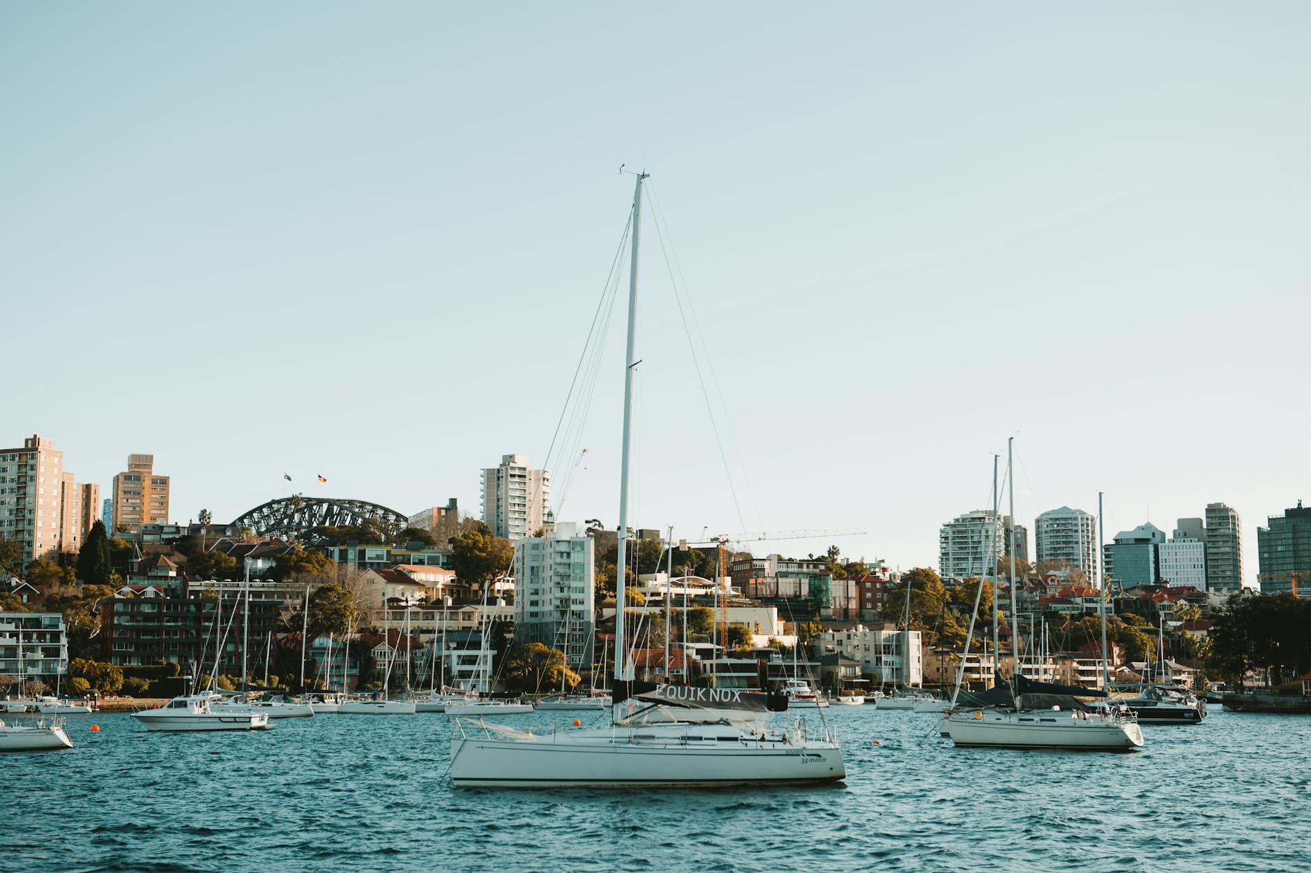 Sydney harbour cruise - sailing yacht with Sydney Harbour Bridge view