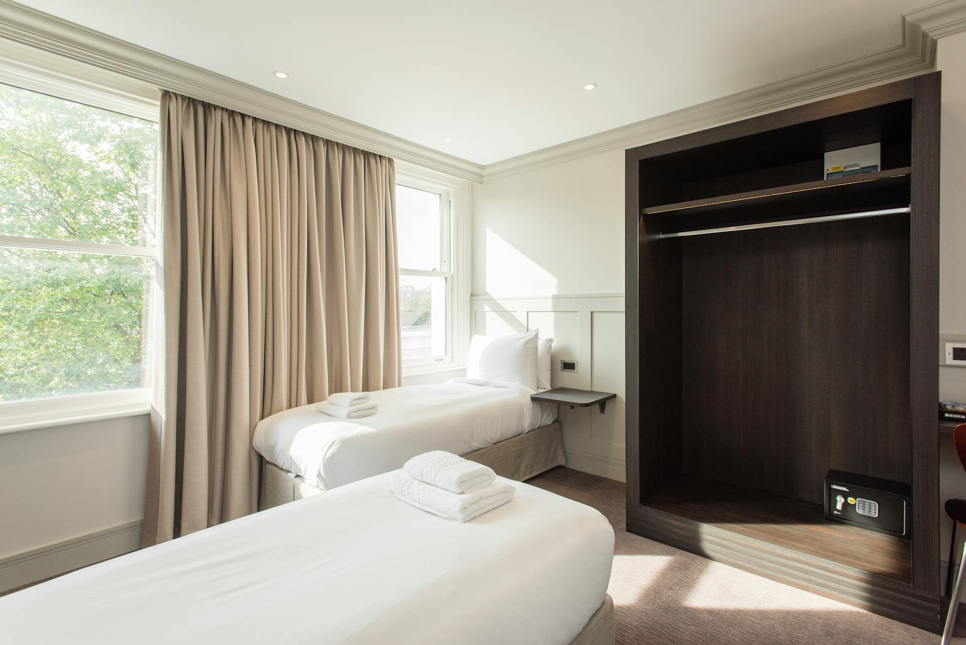 Budget accommodation Sydney - budget single hotel room