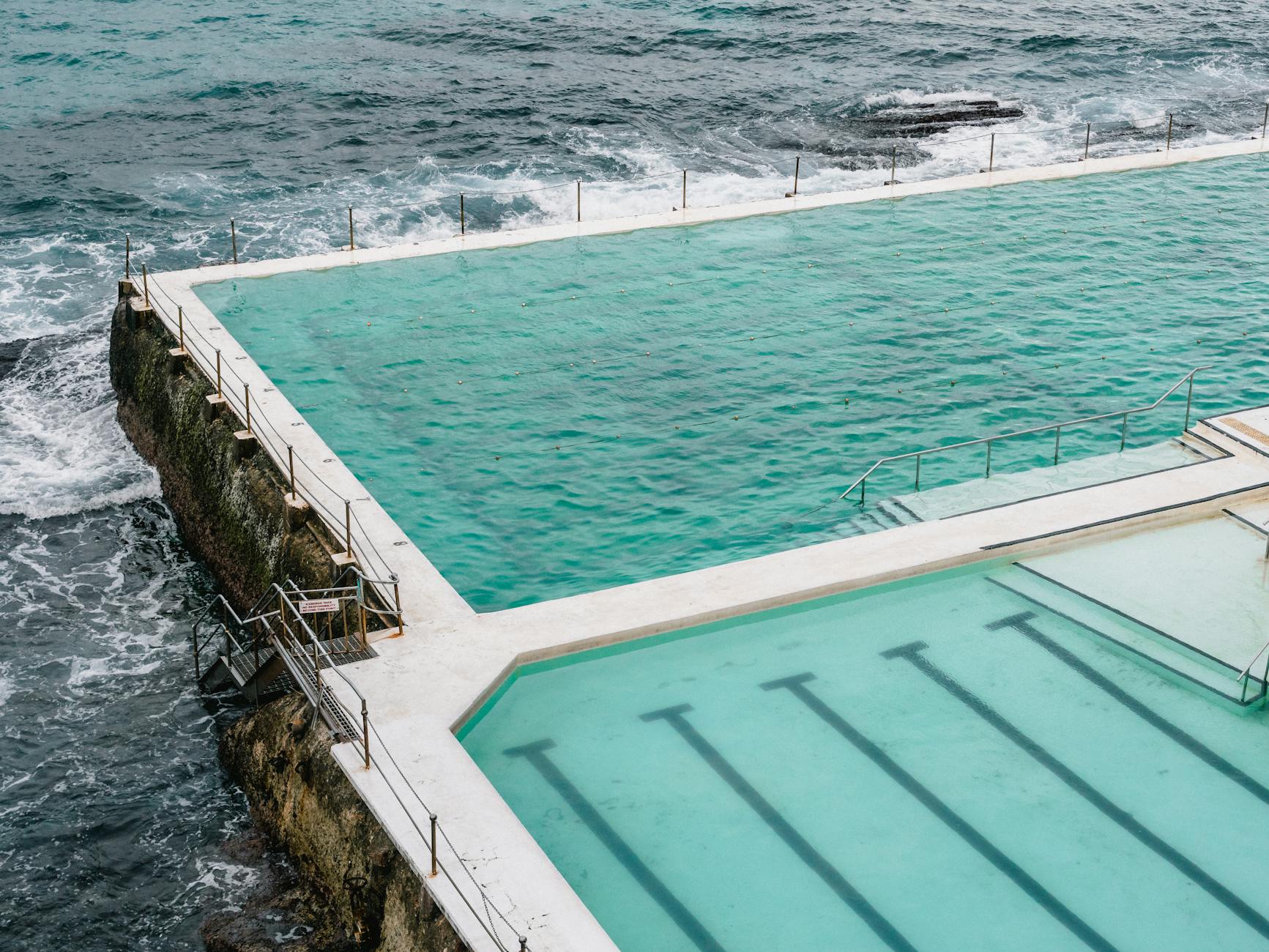 Bondi Beach guide - Bondi Icebergs ocean pool with crashing waves