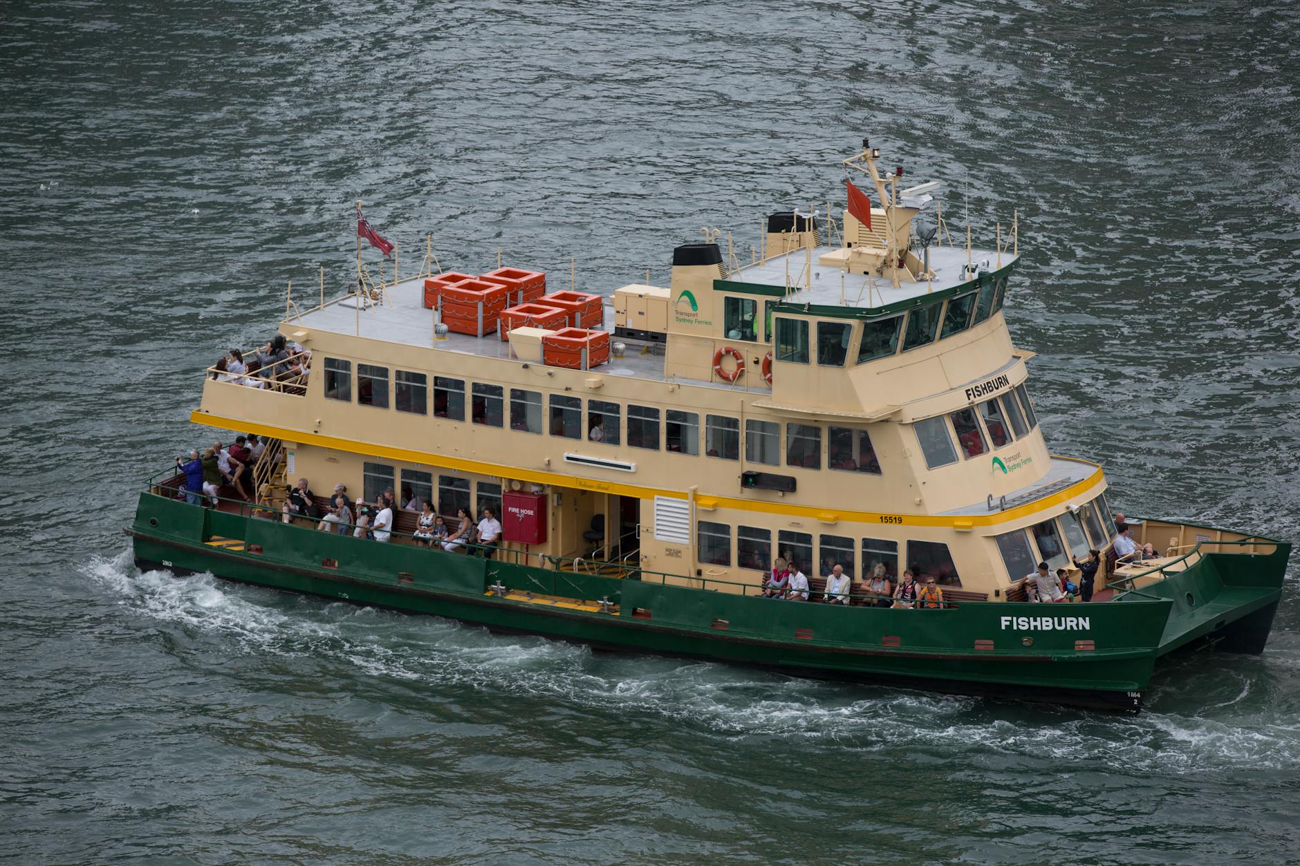 Things to do in Sydney - harbour ferry crossing harbour