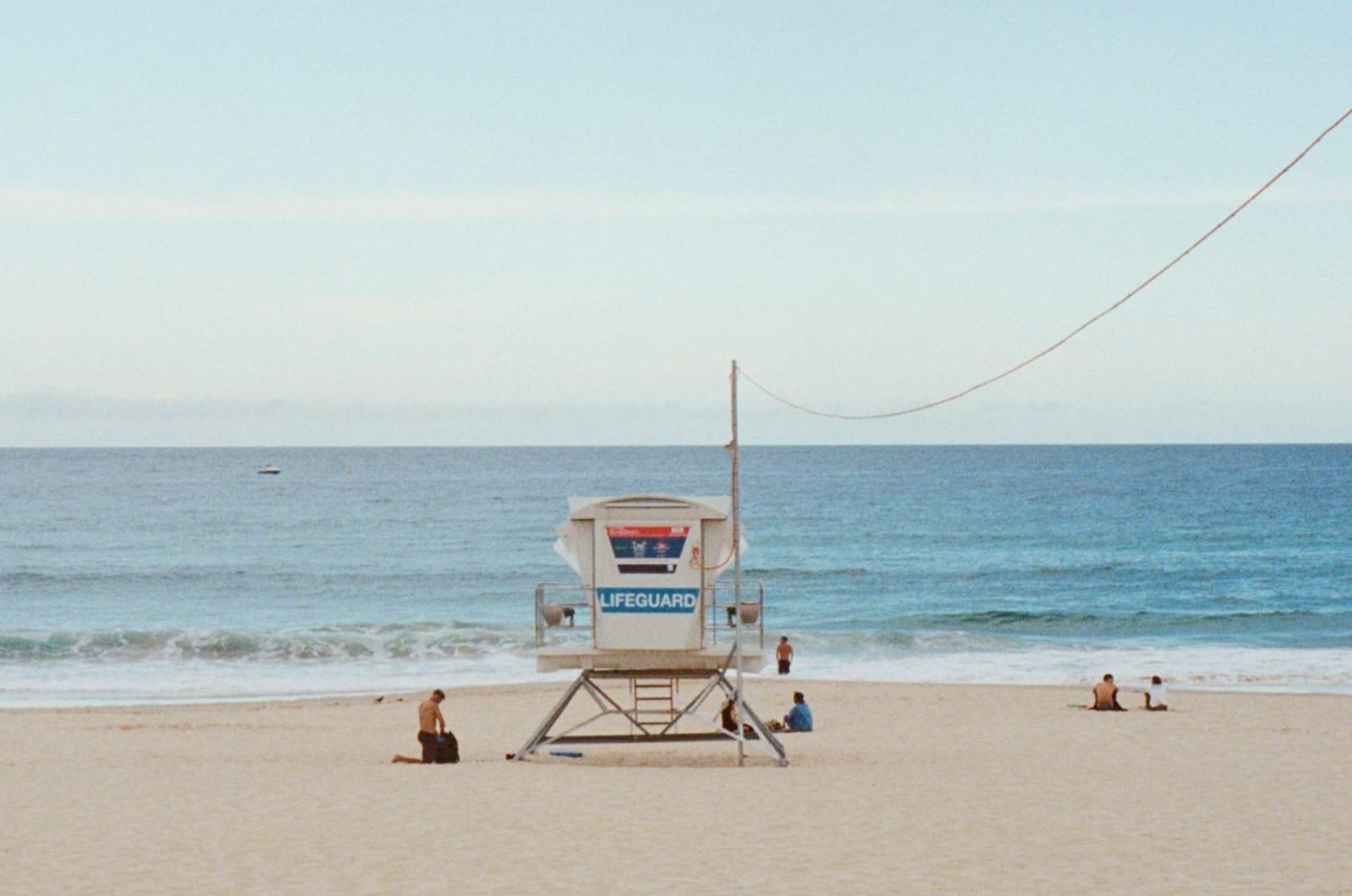 Bondi Beach guide - lifeguard tower at Bondi
