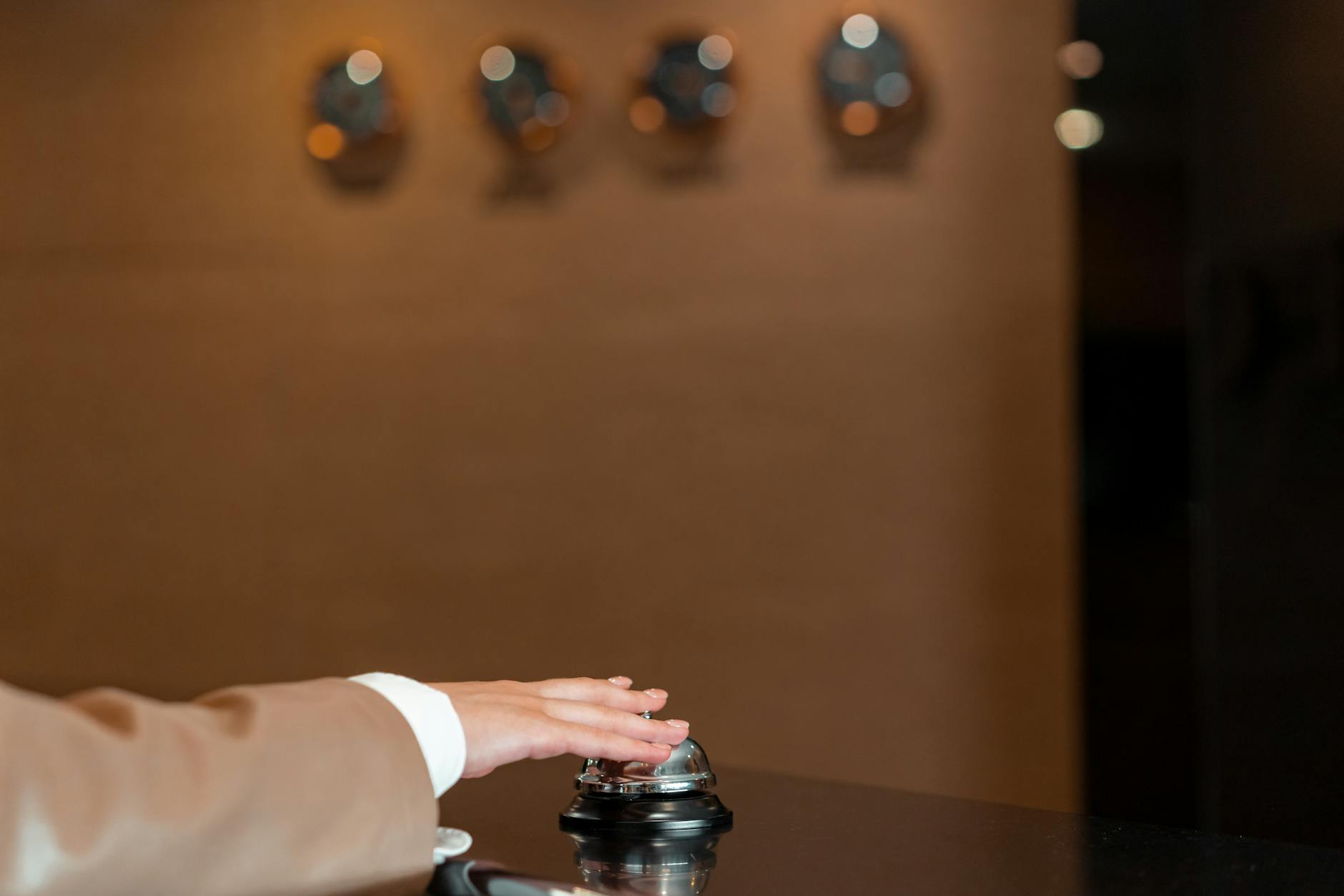 Best hotels in Sydney CBD - hotel concierge desk